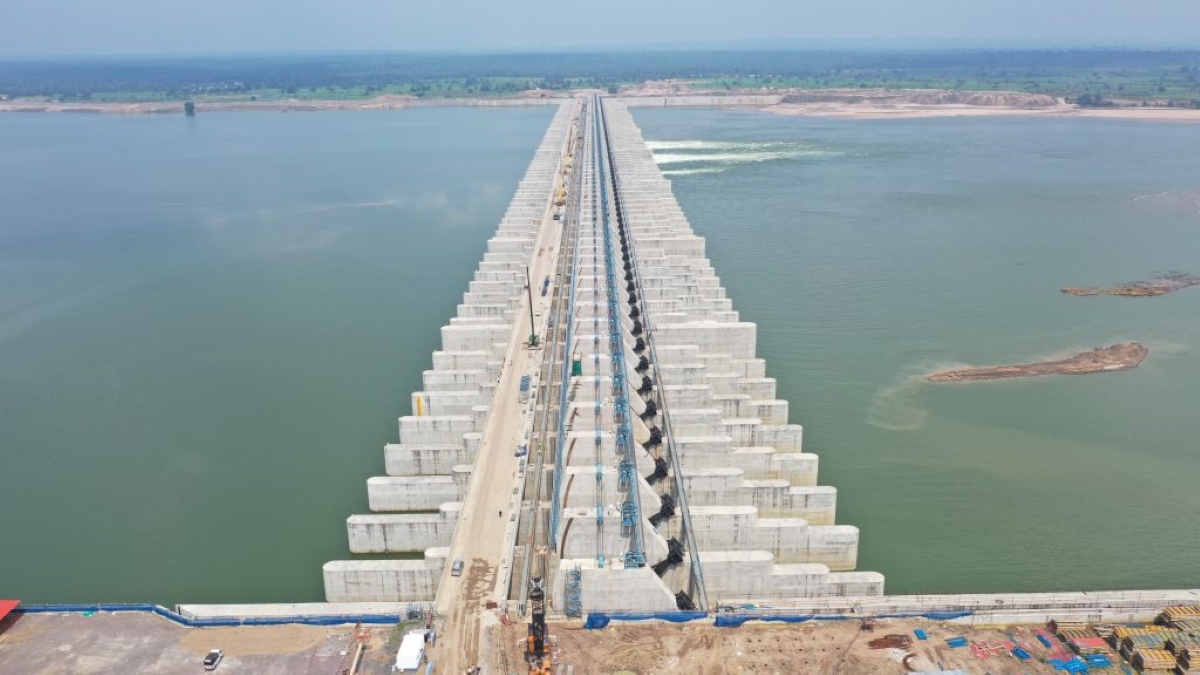 cm-revanth-reddy-sensational-decision-on-kaleshwaram-project